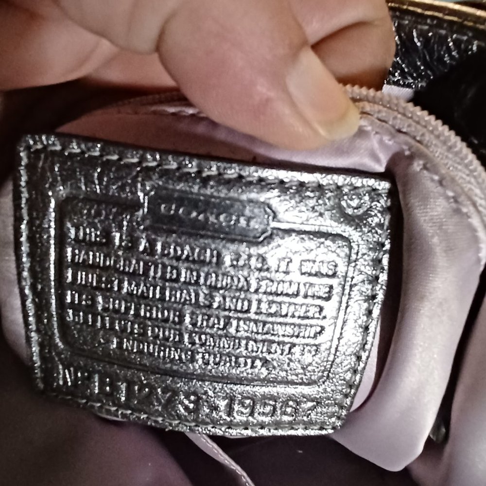 Metallic Coach Poppy - Picture 4 of 4